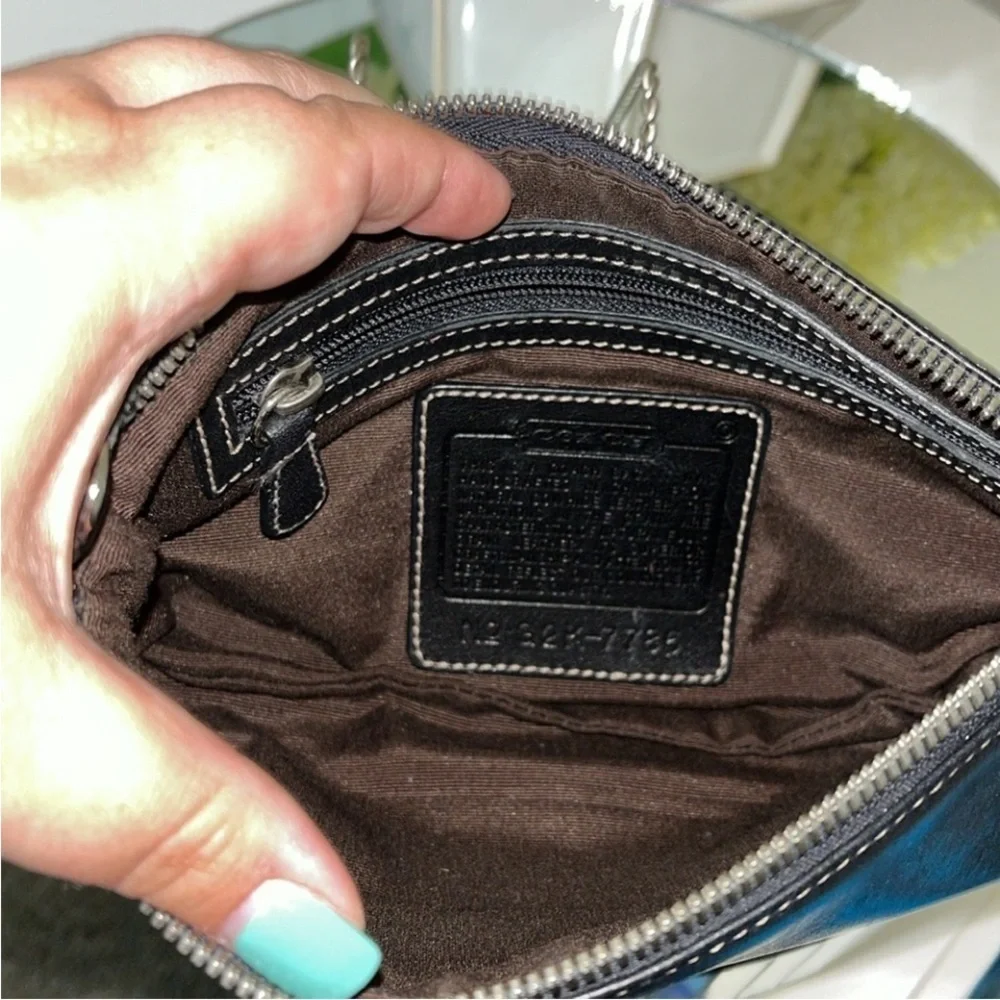 VINTAGE Coach Hampton Black Leather Demi Baguette Purse